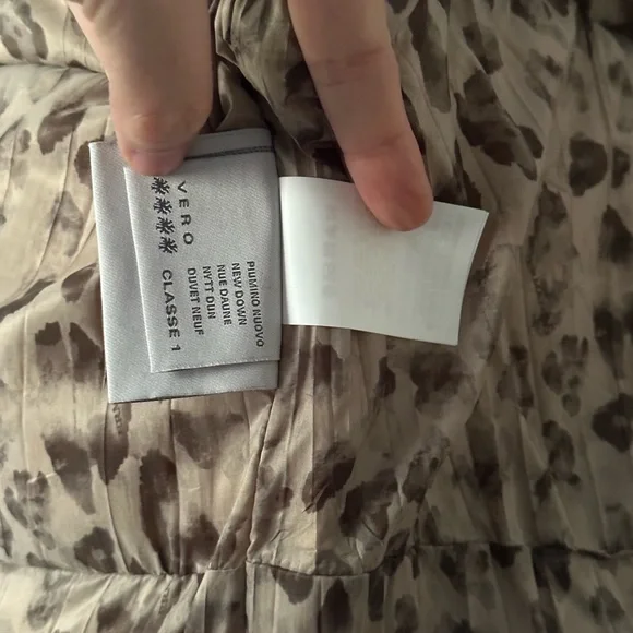 Ermanno Scervino cropped padded beige/camel vest, animal print lining. - Picture 13 of 13